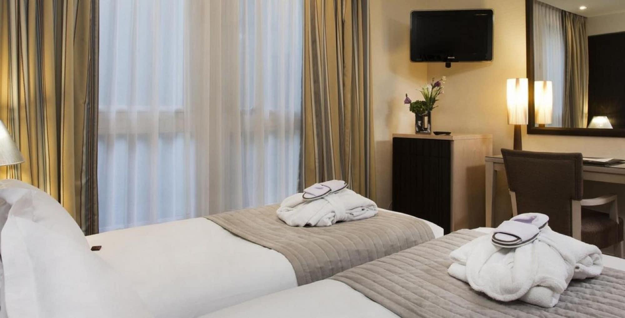 פריז Hotel Le Pera מראה חיצוני תמונה