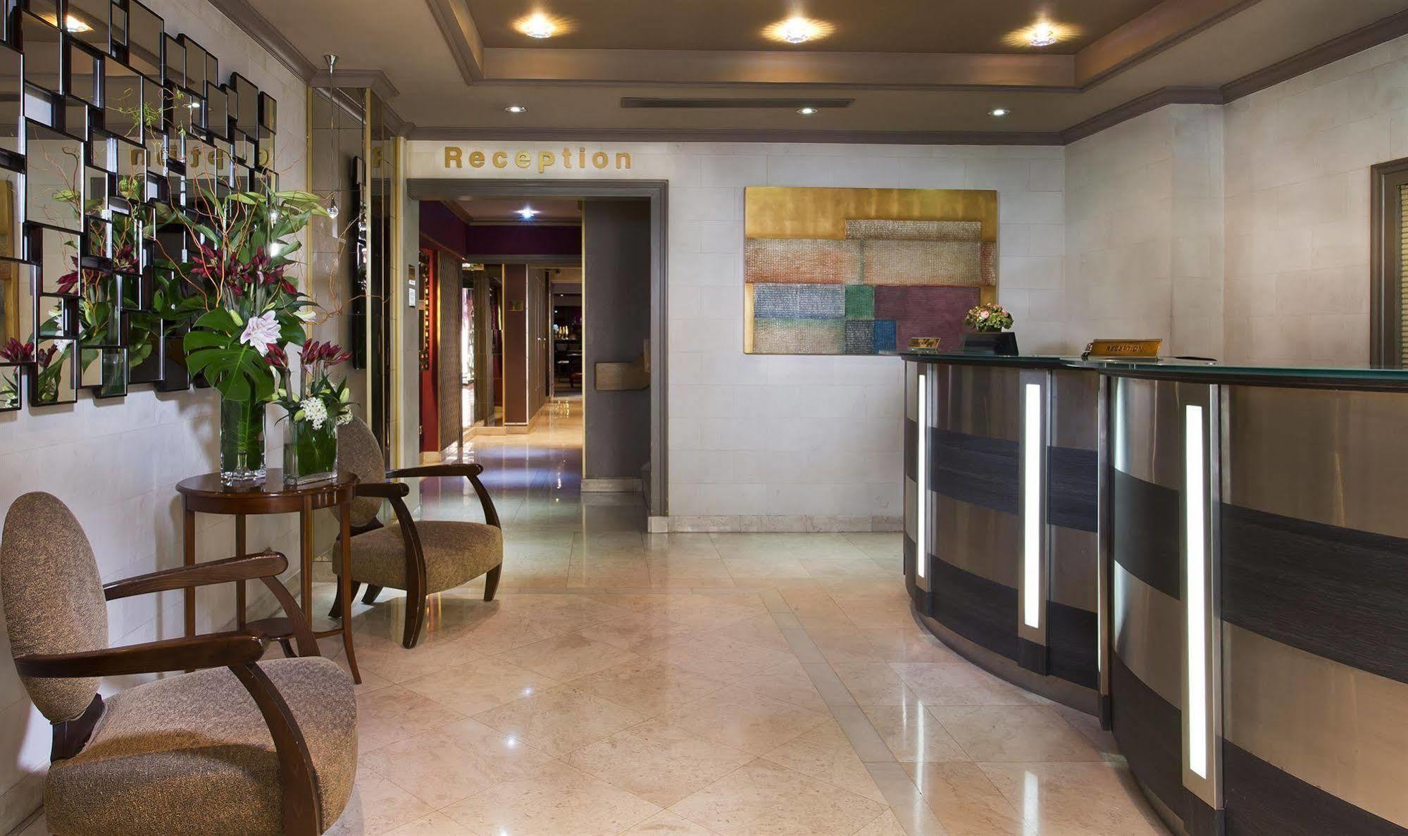 פריז Hotel Le Pera מראה חיצוני תמונה
